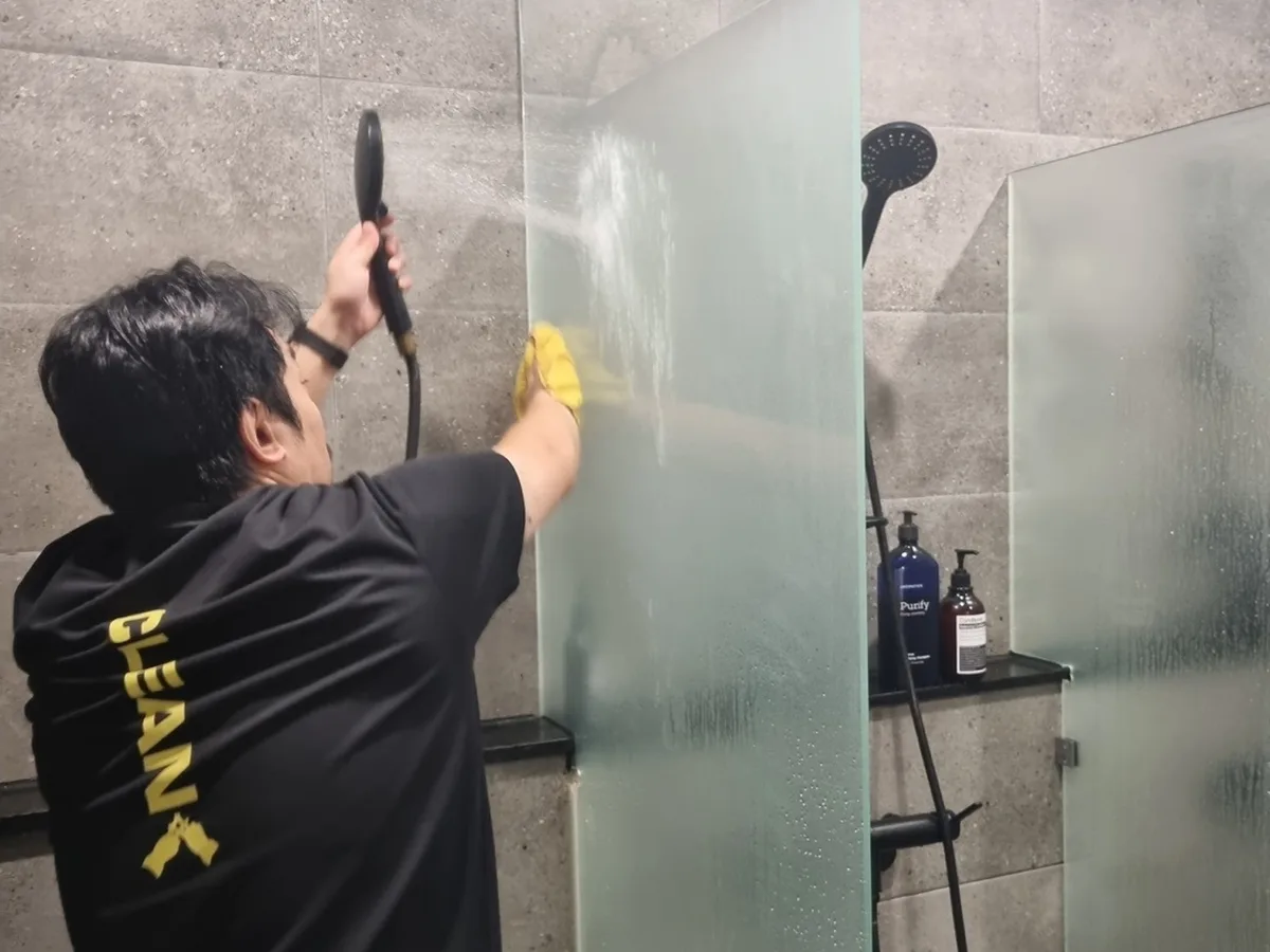 태안군 안면읍 건물 세면대·파우더룸 바닥 위생청소 사례 - 행진크린