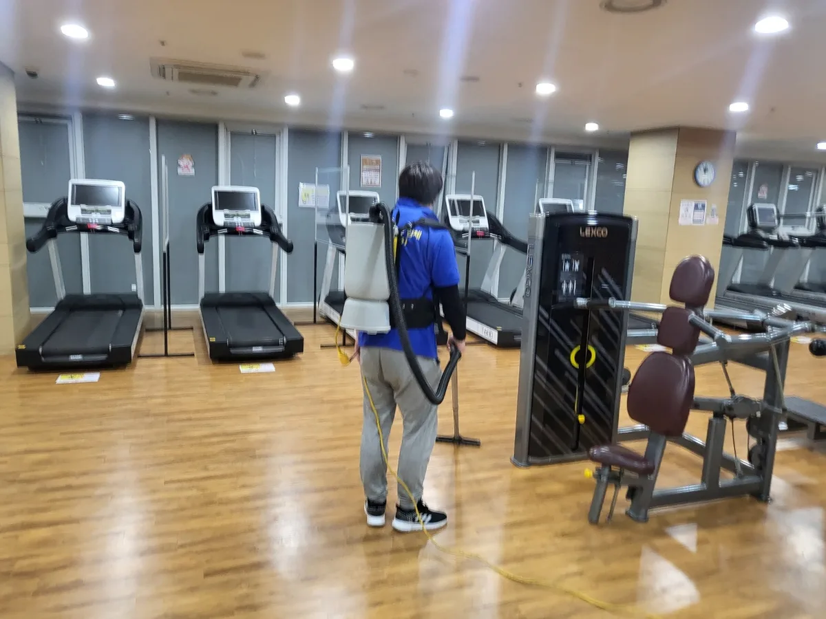 서산시 석남동 헬스장 샤워실 장비 주변 정밀 위생청소 사례 - 행진크린
